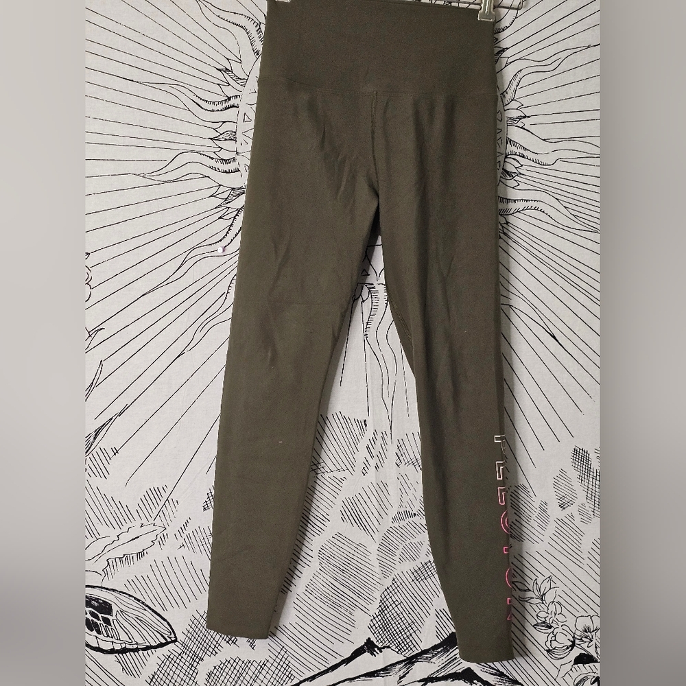Like New Small Peloton Olive Green High-Waisted Crop Leggings